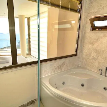 Kiziltas 4 Bedroom Seaview With Private Pool فيلة *
