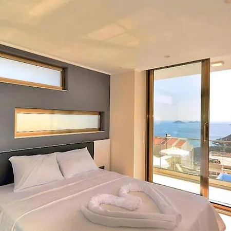 Kiziltas 4 Bedroom Seaview With Private Pool カルカン
